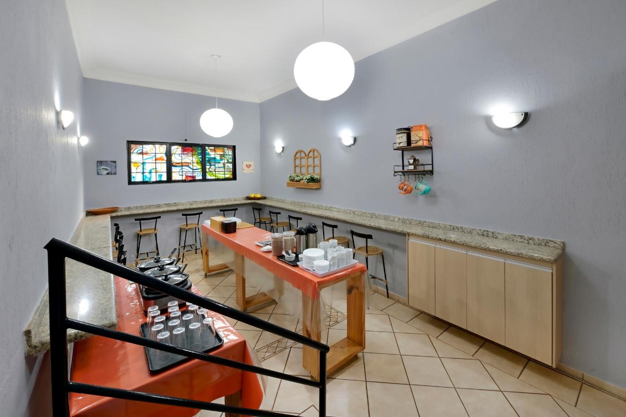 ריבייראו פרטו Hotel & Hostel Ribeirao מראה חיצוני תמונה